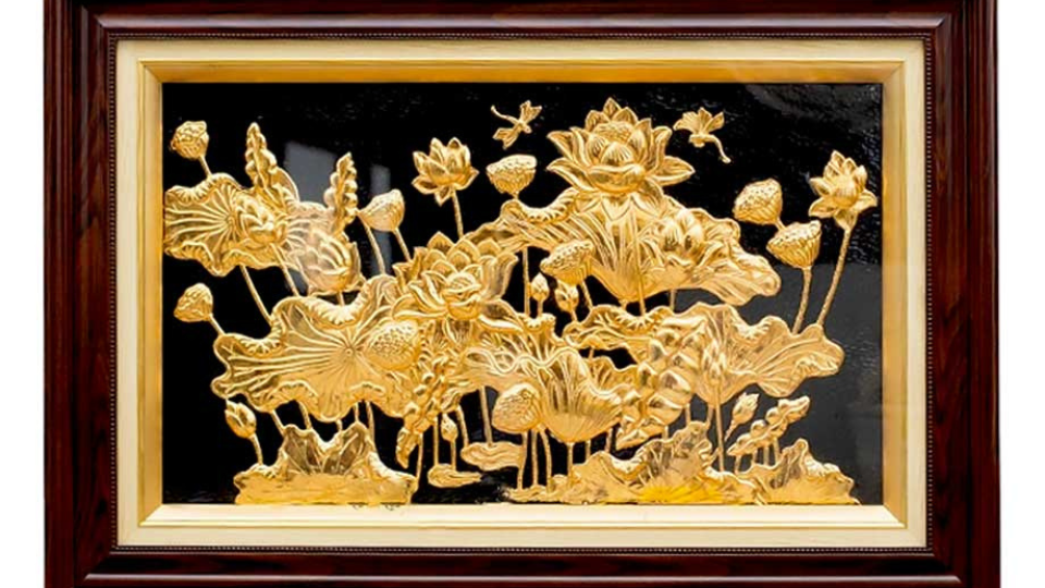 Điểm Nhấn Phong Thủy Cao Sang Của Tranh Hoa Vàng Bằng Đồng