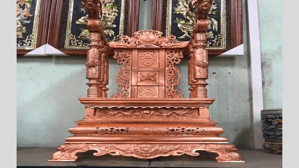 Ngai Thờ Đồng: Sự Kết Hợp Tuyệt Vời Giữa Phong Thủy Và Tôn Kính, Mang Lại Tài Lộc Và Hạnh Phúc Cho Gia Chủ