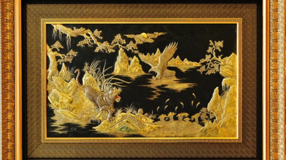 Biểu Tượng Văn Hóa Và Phong Thủy Đậm Chất Việt Của Tranh Đồng Xâm