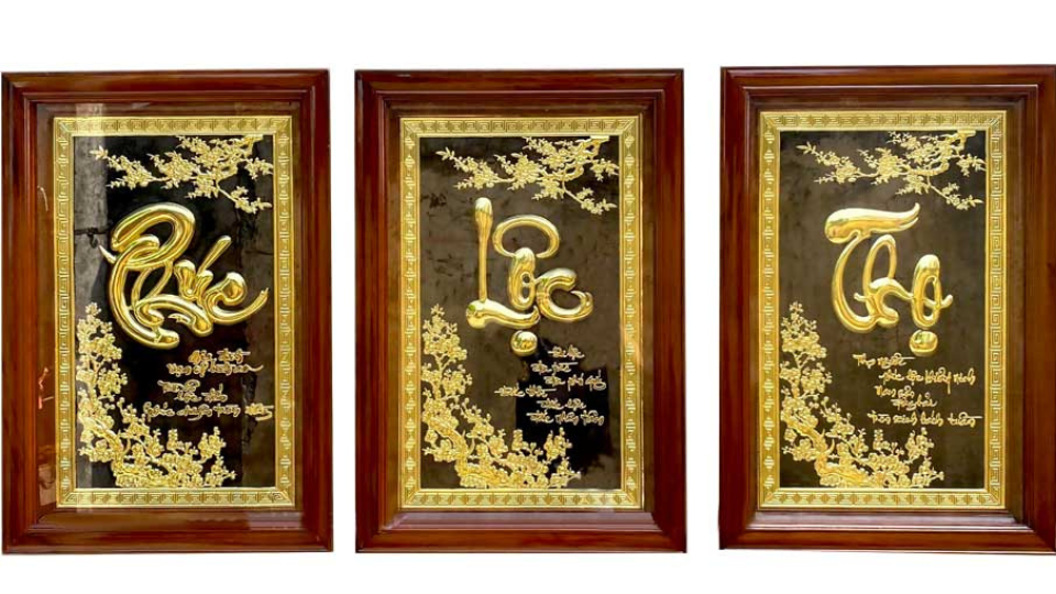 Ánh Kim Rực Rỡ, Biểu Tượng Cho Gia Đình An Lành Và Phú Quý Của Tranh Đồng Chữ Phúc Lộc Thọ Mạ Vàng