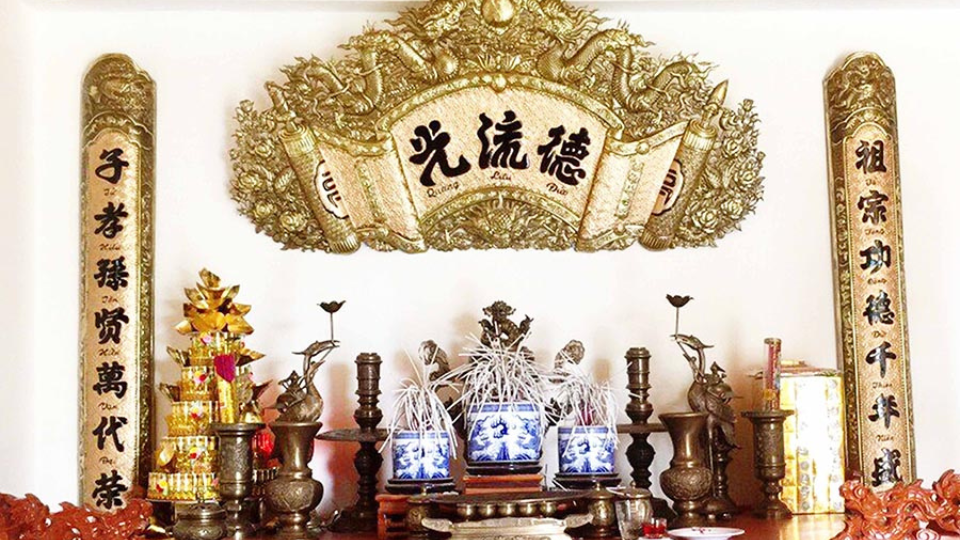 Hồn Dân Tộc Qua Cuốn Thư Câu Đối Bằng Đồng: Lịch Sử Chạm Đồng và Giá Trị Tâm Linh Việt Nam