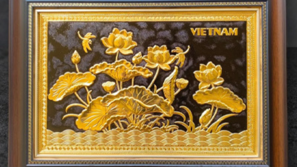 Tranh Đồng Hoa Sen – Linh Hồn Của Nghệ Thuật Và Phong Thủy Việt