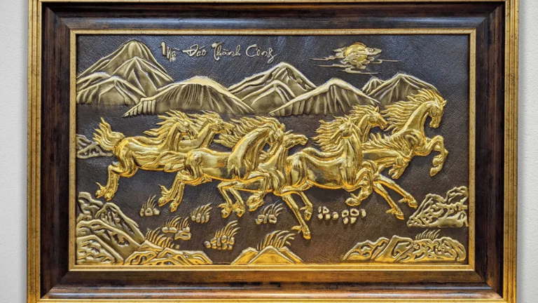 Tranh Đồng Đồng Xâm: Kiệt Tác Nghệ Thuật Từ Làng Nghề Đồng Thủ Công