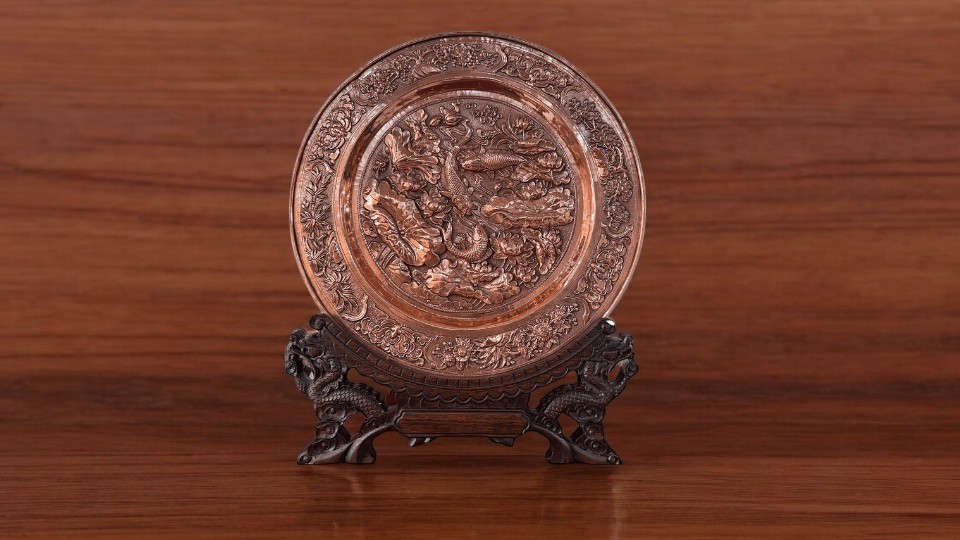 Tranh Mâm Hoa Sen Bằng Đồng: Vẻ Đẹp Vĩnh Cửu Của Nghệ Thuật Chế Tác Đồng