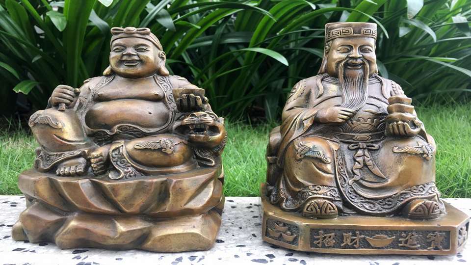 Tỏa Sáng Hào Quang Tài Lộc Qua Tượng Đồng Thần Tài Thổ Địa