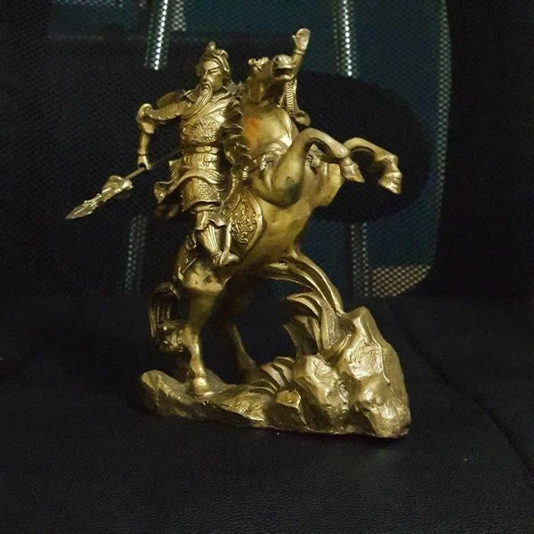 Cách Bài Trí Tượng Quan Công Cưỡi Ngựa Theo Phong Thủy-Cửu Diệu Thiên