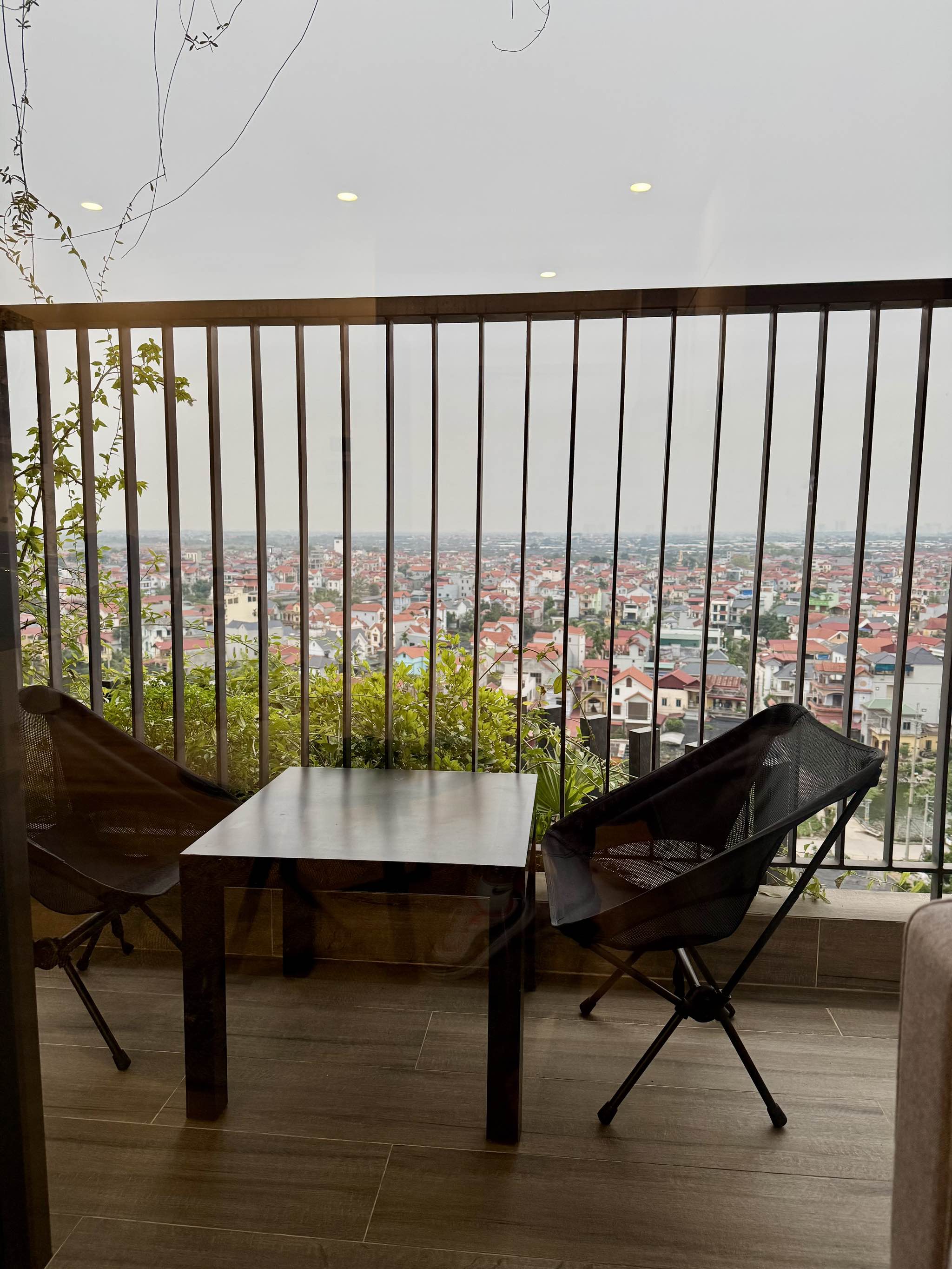 Căn hộ 2 phòng ngủ (có bồn tắm) với tầm nhìn vào làng quê Việt Nam (1012a Onsen Swanlake R1)