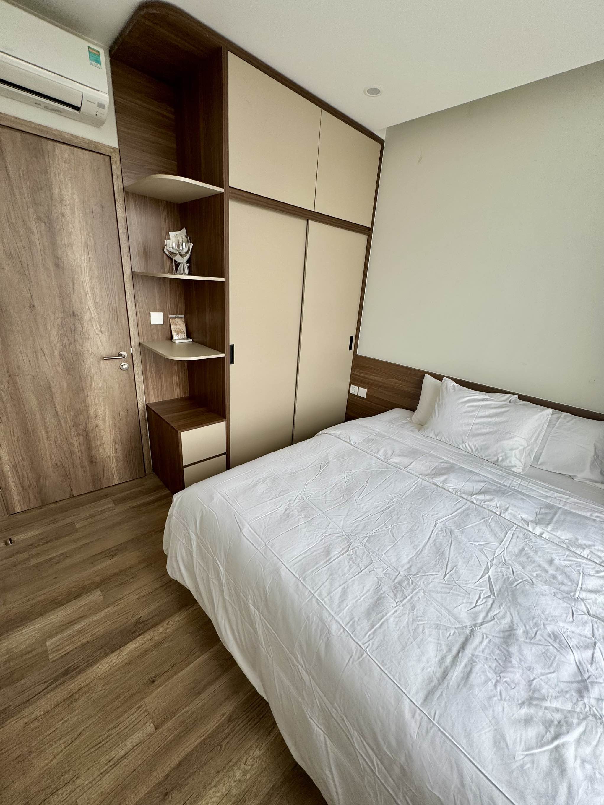 Căn hộ 2 phòng ngủ (có bồn tắm) với tầm nhìn vào làng quê Việt Nam (1012a Onsen Swanlake R1)