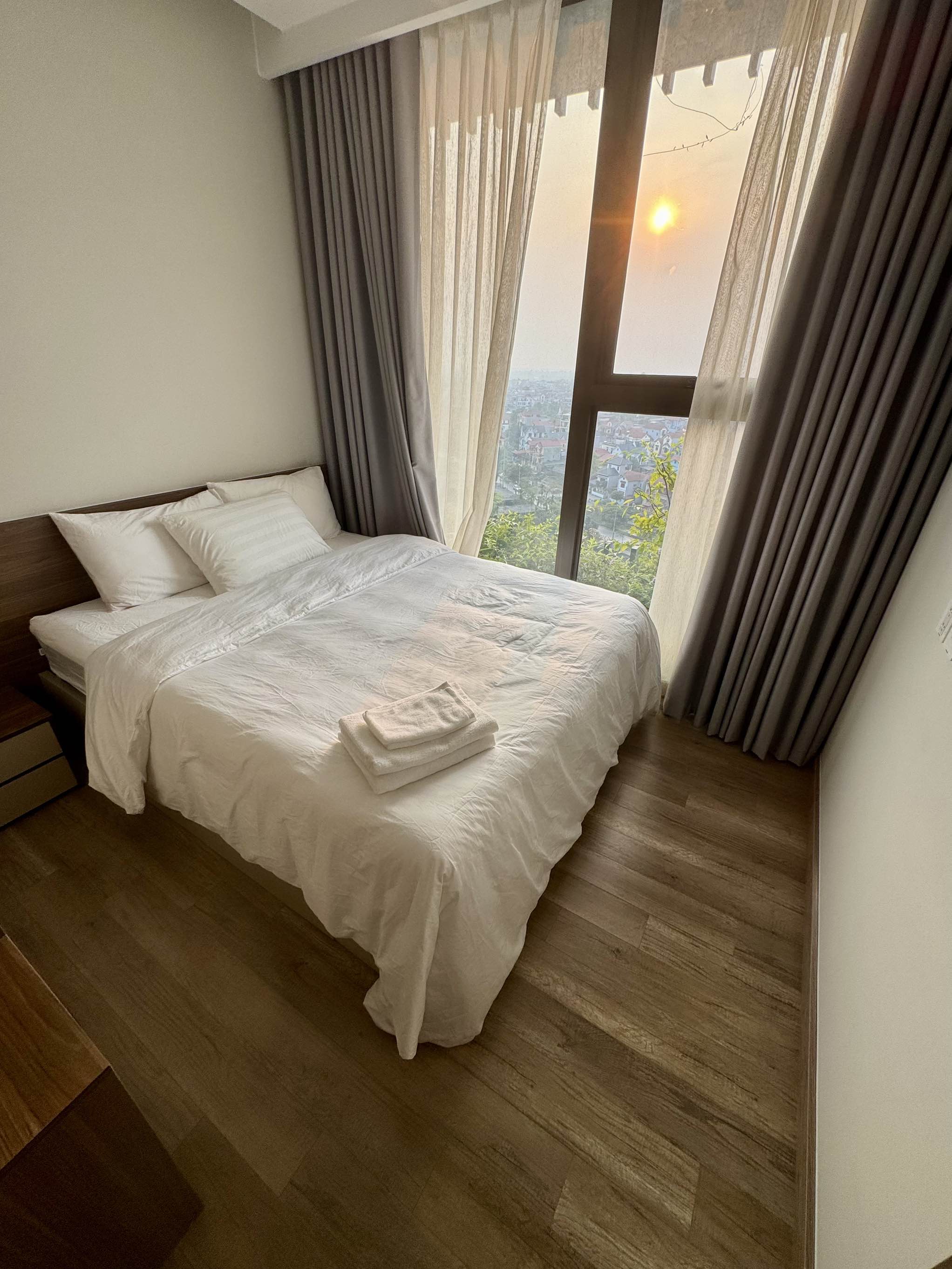 Căn hộ 2 phòng ngủ (có bồn tắm) với tầm nhìn vào làng quê Việt Nam (1012a Onsen Swanlake R1)