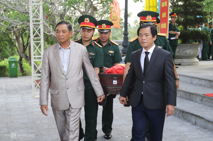 An táng 16 hài cốt liệt sĩ hy sinh ở Lào