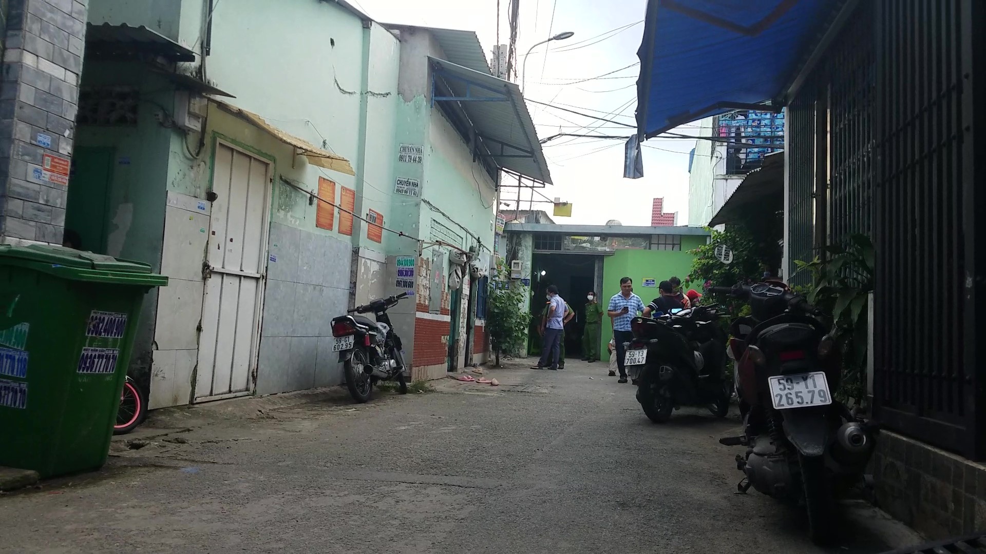 TP.HCM: Đi học về con trai phát hiện cha mẹ tử vong trong nhà