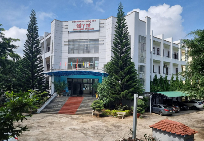 Giám đốc Sở Y tế Đắk Nông bị điều xuống làm nhân viên dù không bị kỷ luật