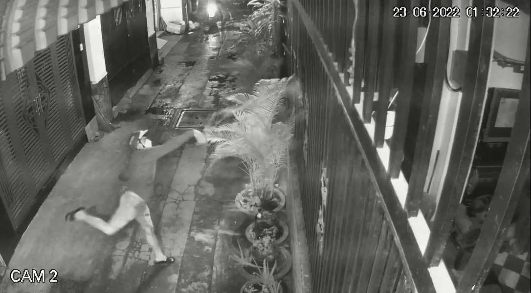 TP.HCM: Chốt cửa nhốt người trong nhà tạt sơn 'khủng bố'