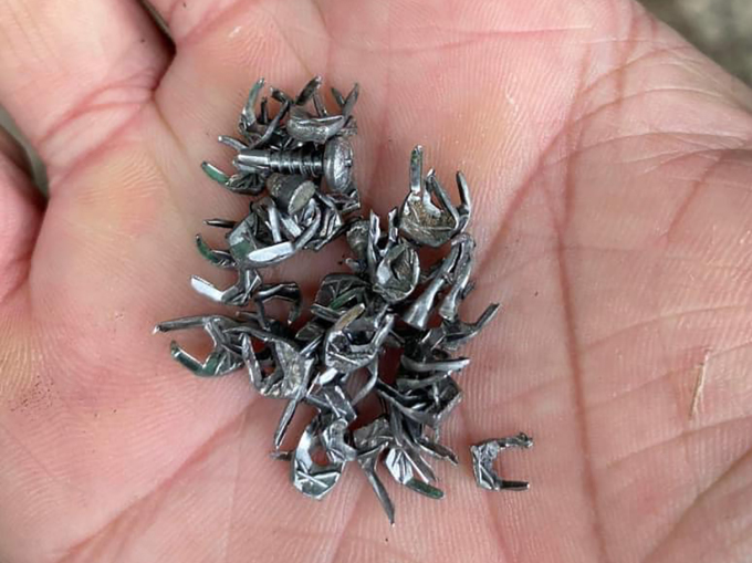 Hàng loạt xe cán đinh trên quốc lộ 51