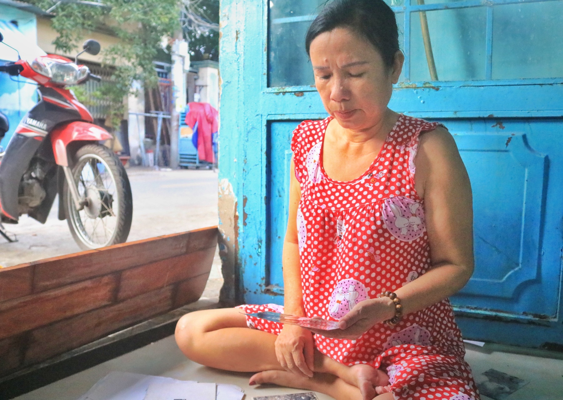 Người mẹ ở TP.HCM mong thấy con gái sau 24 năm đem cho vợ chồng Pháp