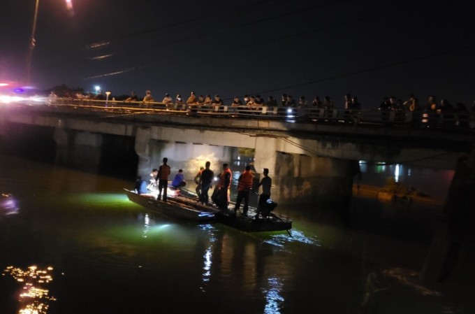 Hai bé trai bị đuối nước ở sông biên giới