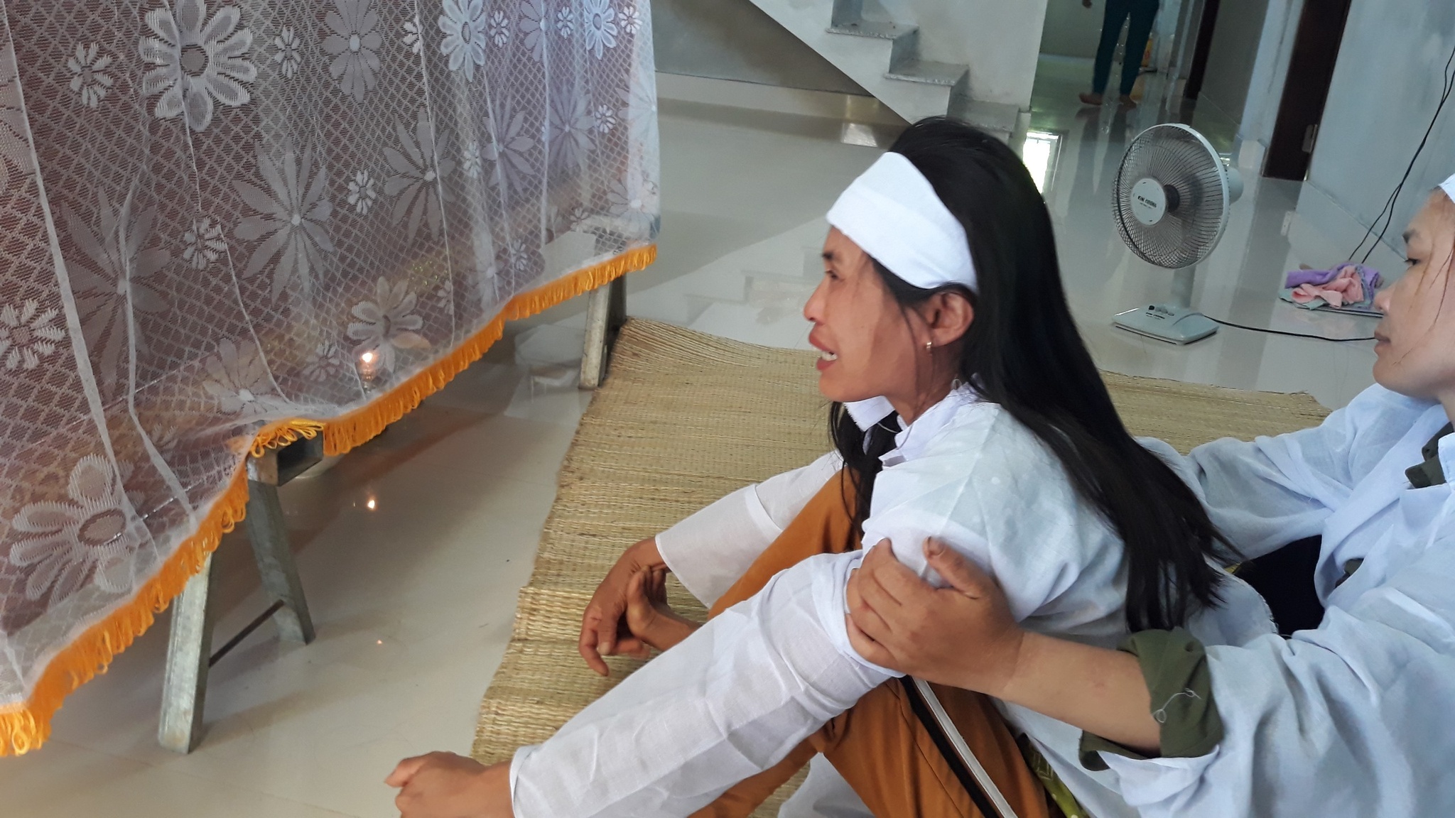 Ba học sinh lớp 8 tử nạn: Xót xa tiếng khóc 'con ơi, về với mẹ'