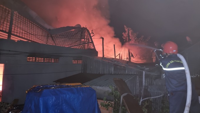 6 căn nhà bị cháy trong đêm