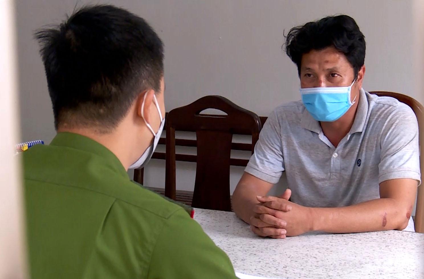 Bắt tài xế lái ô tô lao vào tiệm bánh mì sau cuộc nhậu 6 tiếng