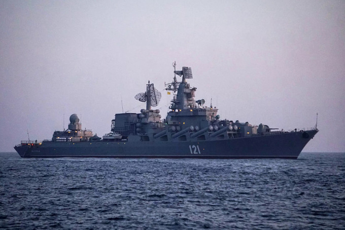 Hàng ngàn người chen chúc xem bay khinh khí cầu chào mừng Sea Games 31