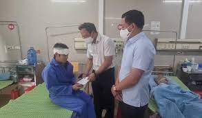 Vụ lật xe khách 4 người chết: 'Tôi cố gắng bò ra ngoài, mọi người kêu la thảm thiết'