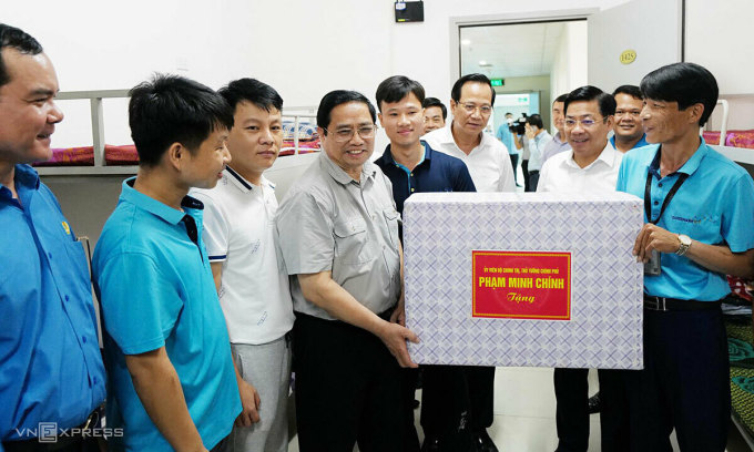 Thủ tướng thăm xóm trọ công nhân