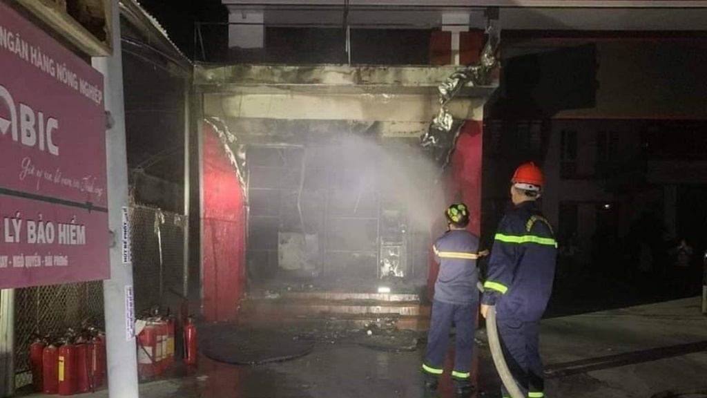 TP.Hải Phòng: Nghi phạm dùng xăng đốt cây ATM ra đầu thú