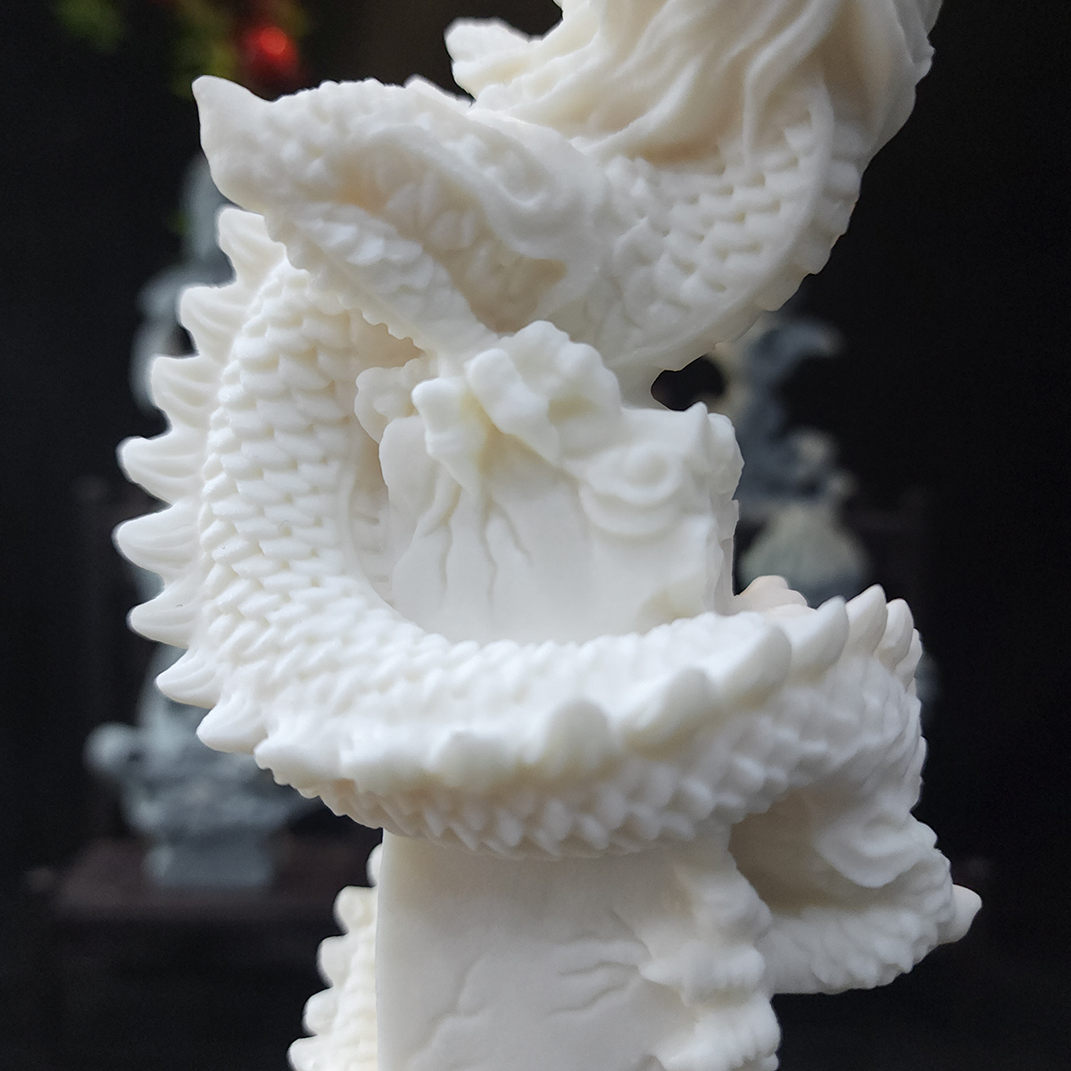Tượng Thanh Long Phi Thiên chất liệu quả ngà QNV.PVN2295