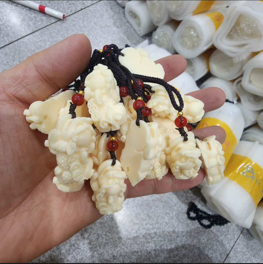 Dây chuyền tỳ hưu chất liệu quả ngà QNV2621