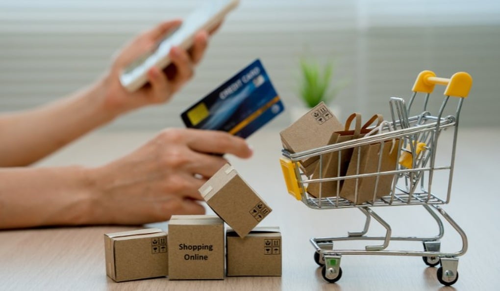 Một cơn mưa lớn và một góc nhìn khác về giới trẻ Việt Nam