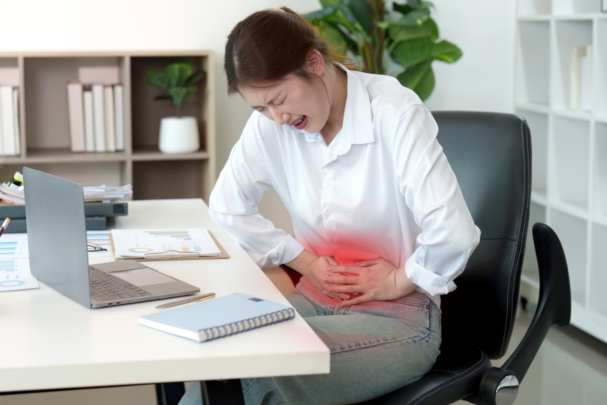 5 Cách Giảm Đau Bụng Kinh Ngay Tại Văn Phòng Cực Hiệu Quả