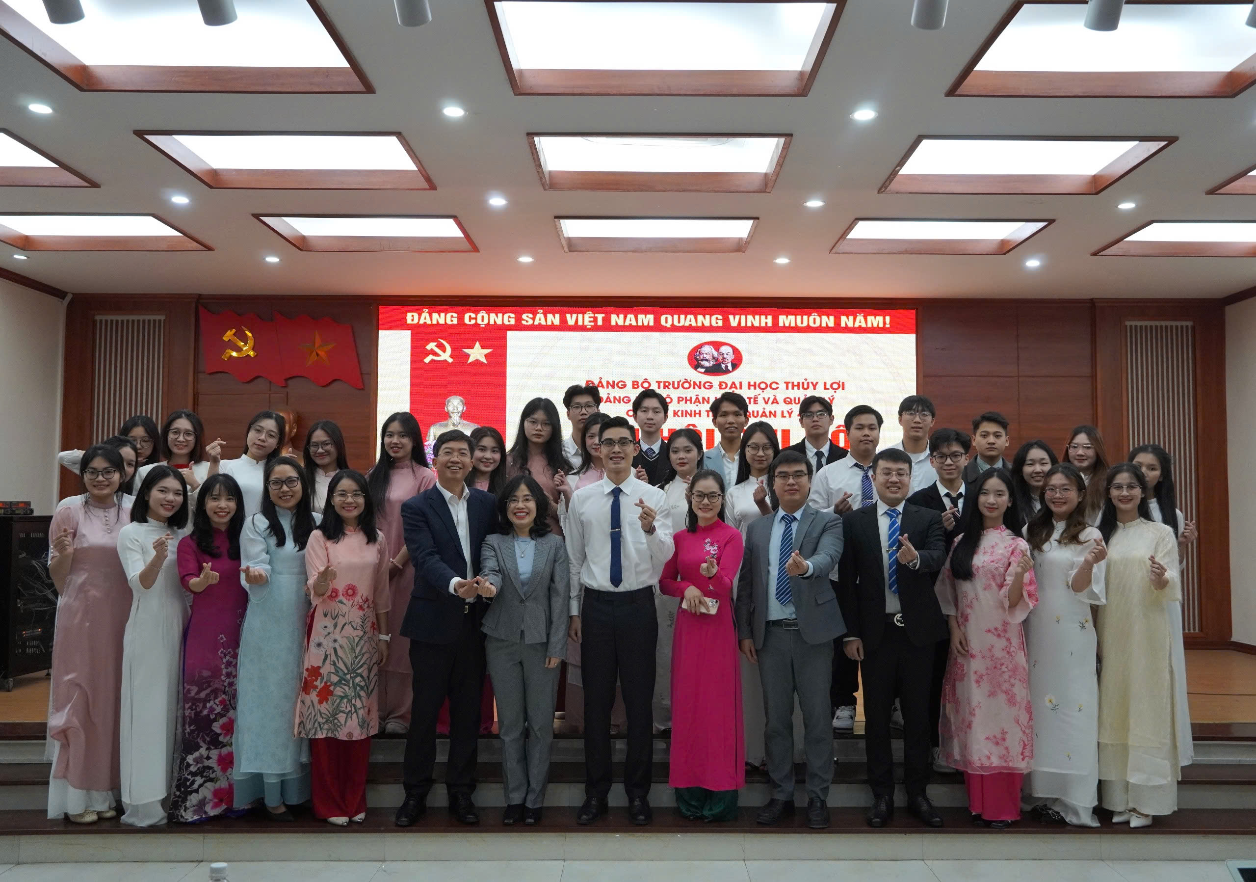 Khoa Kế toán và Kinh doanh