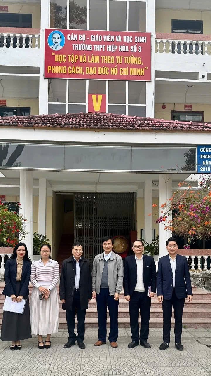 Khoa Kế toán và Kinh doanh