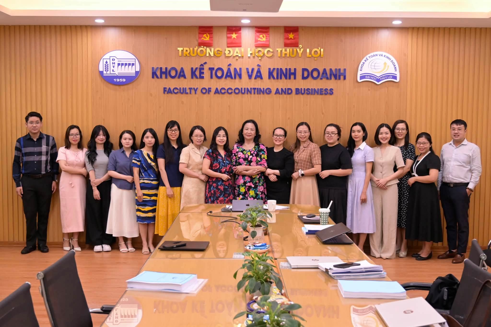 Khoa Kế toán và Kinh doanh