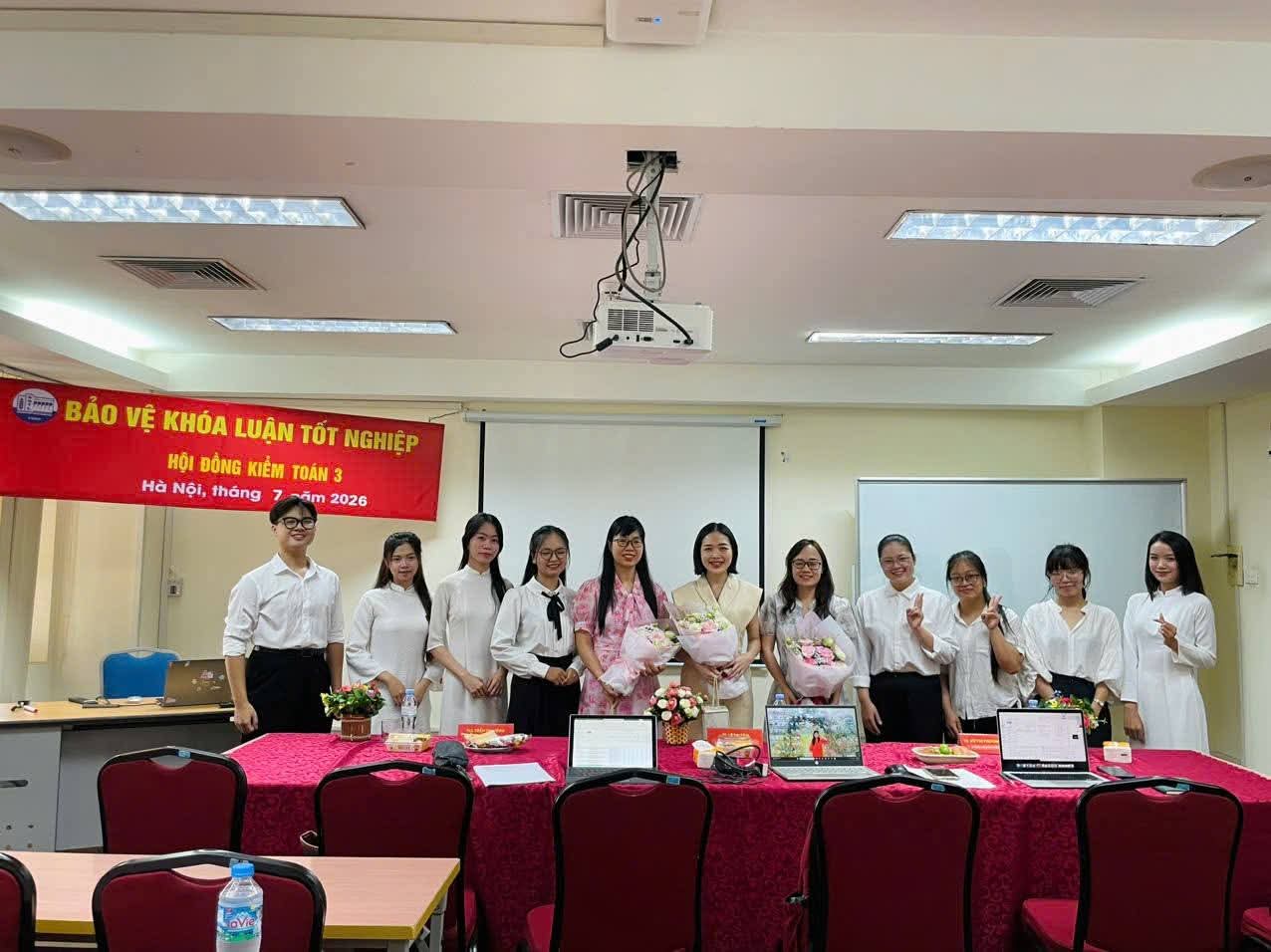 Khoa Kế toán và Kinh doanh