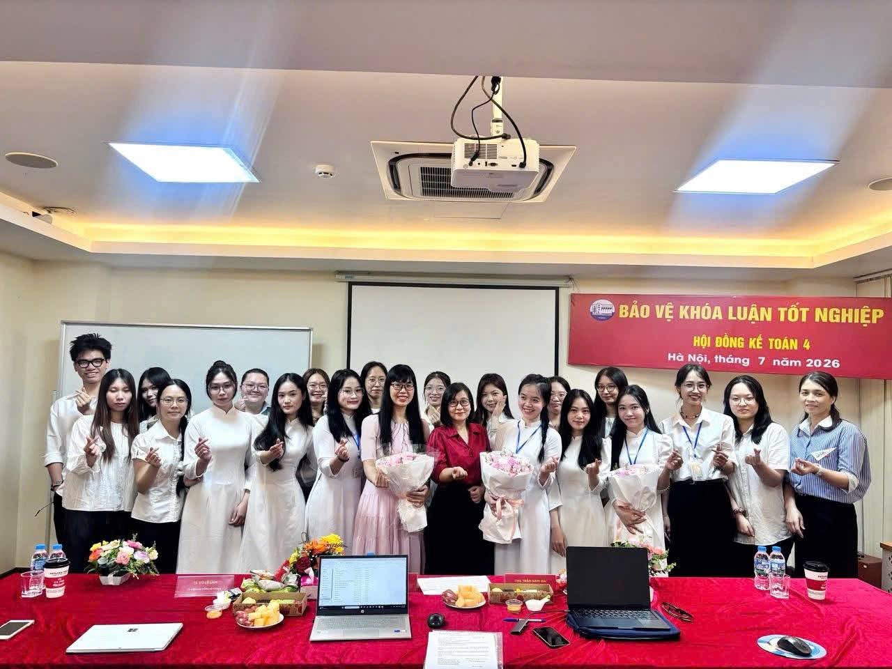 Khoa Kế toán và Kinh doanh