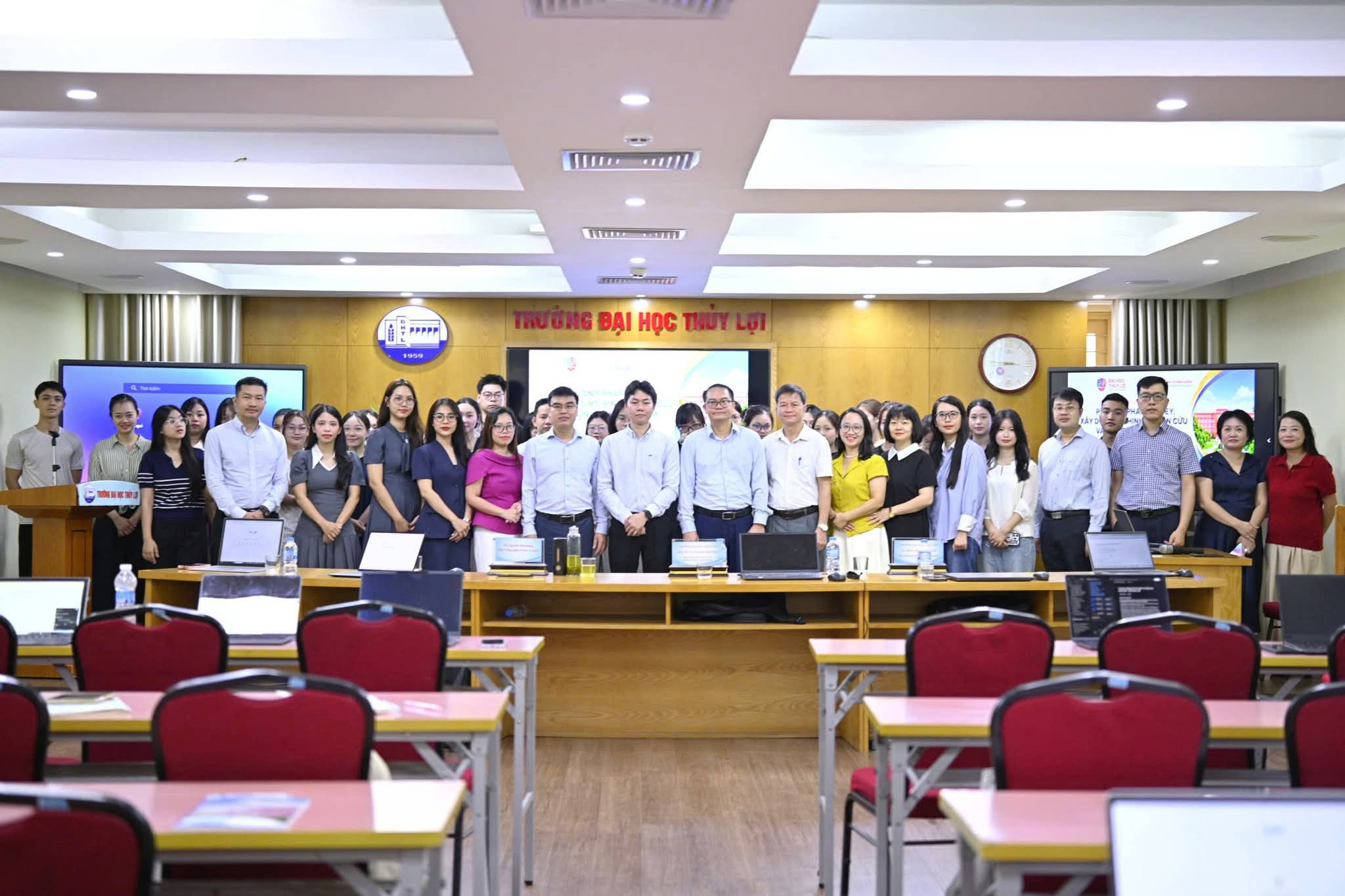 Khoa Kế toán và Kinh doanh