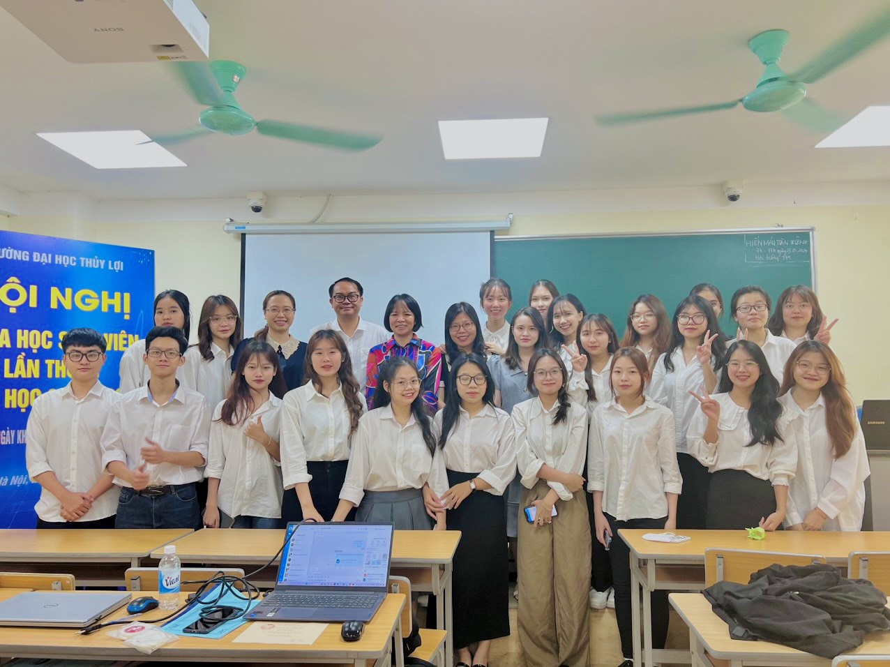 Khoa Kế toán và Kinh doanh