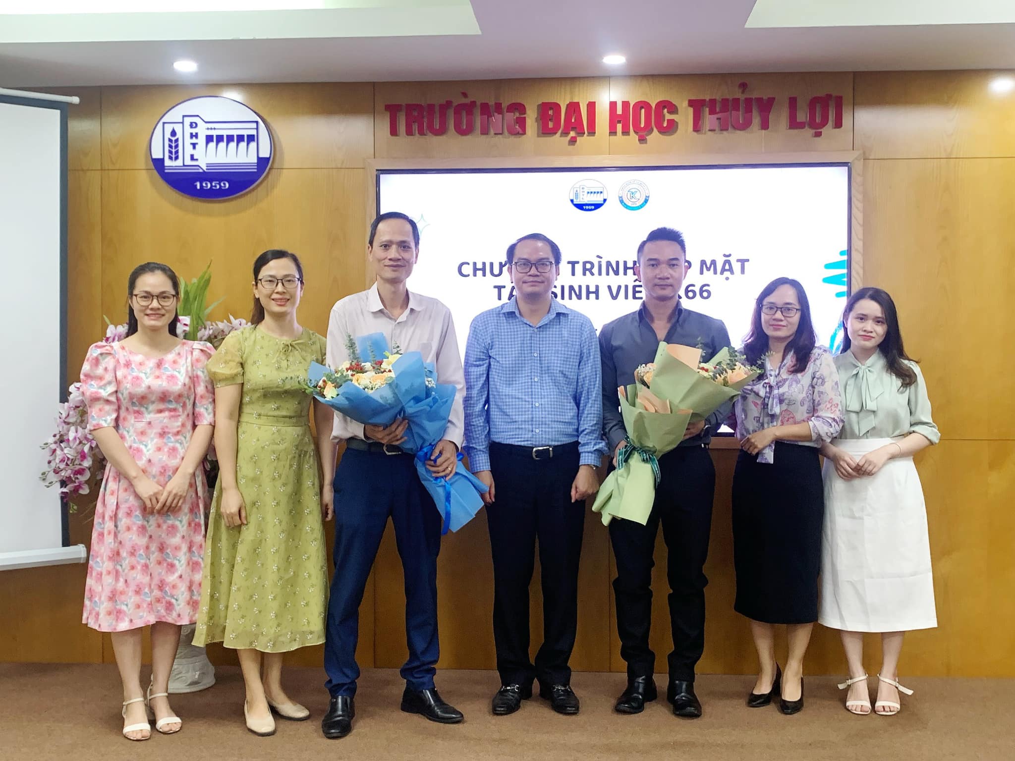 Khoa Kế toán và Kinh doanh