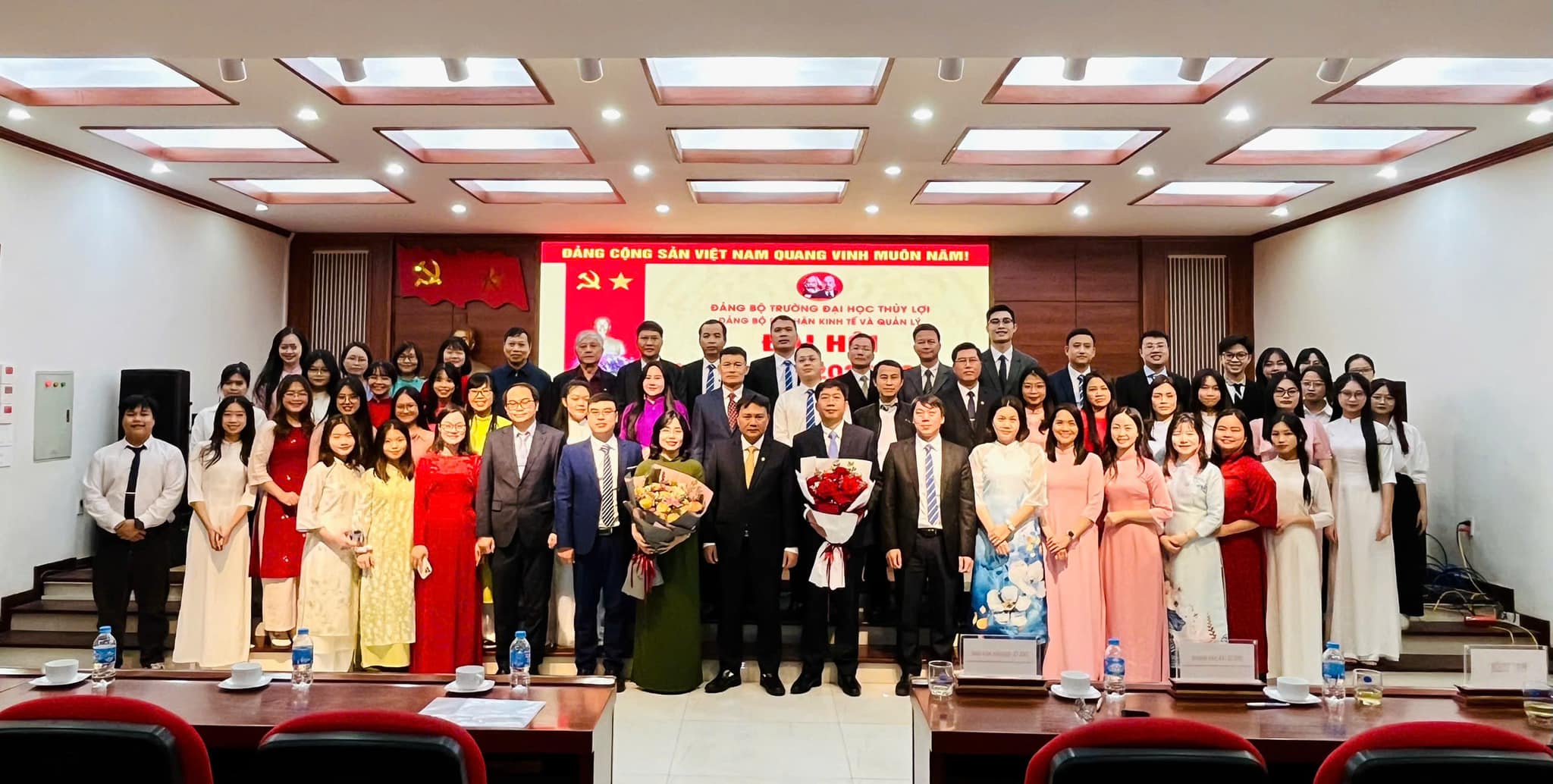 Khoa Kế toán và Kinh doanh