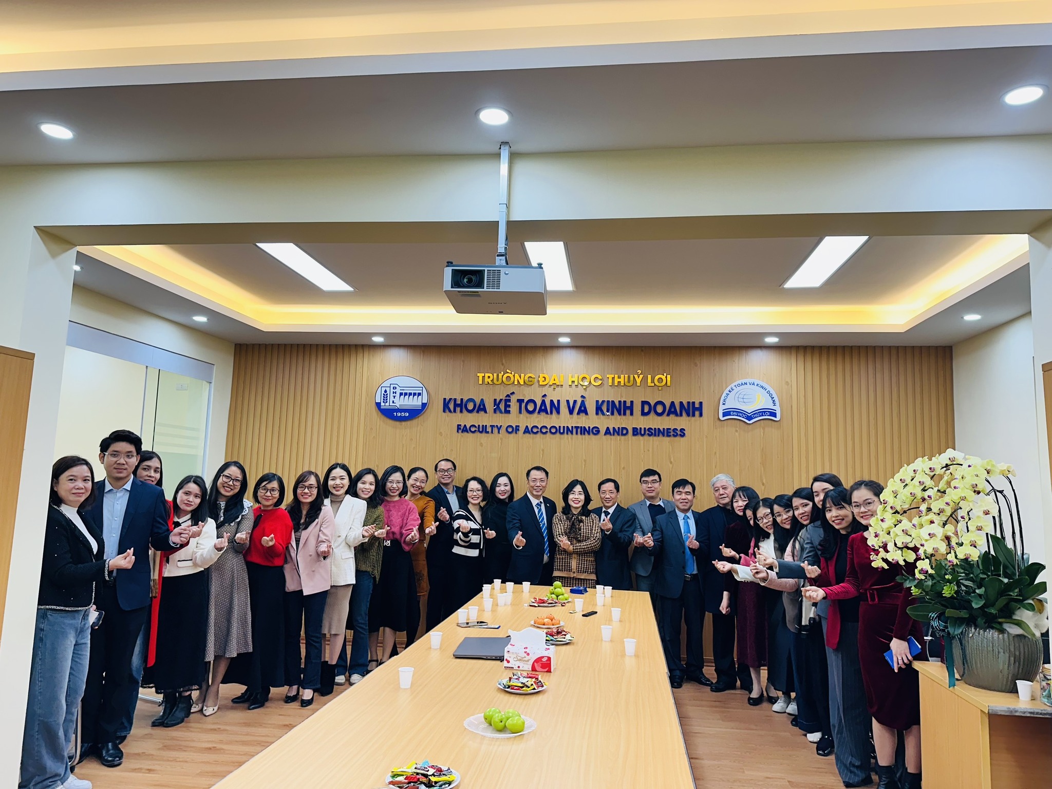 Khoa Kế toán và Kinh doanh