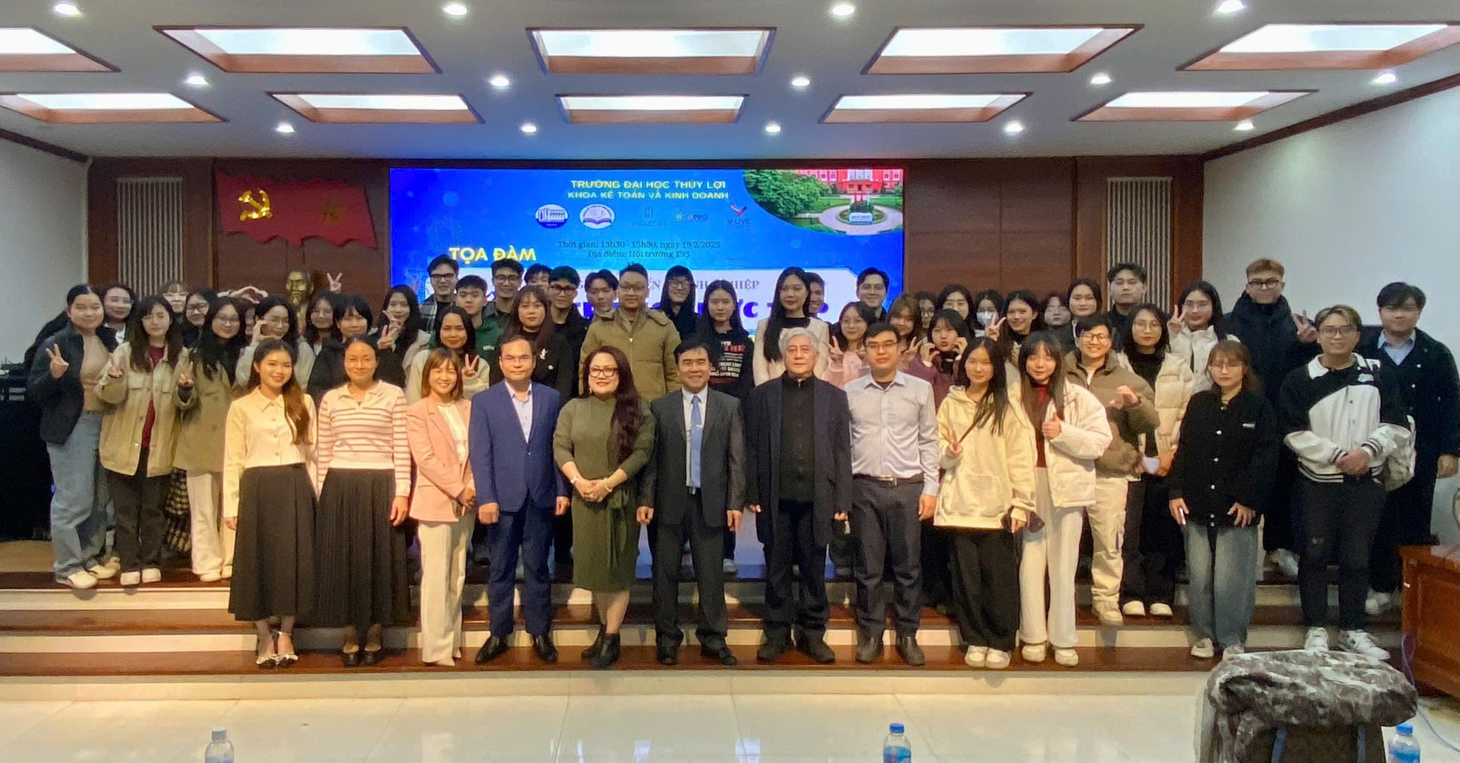 Khoa Kế toán và Kinh doanh