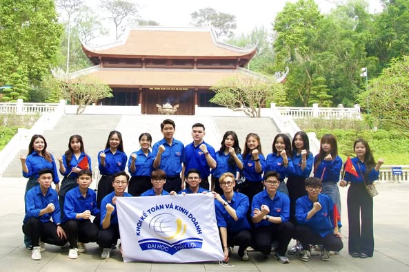 Khoa Kế toán và Kinh doanh