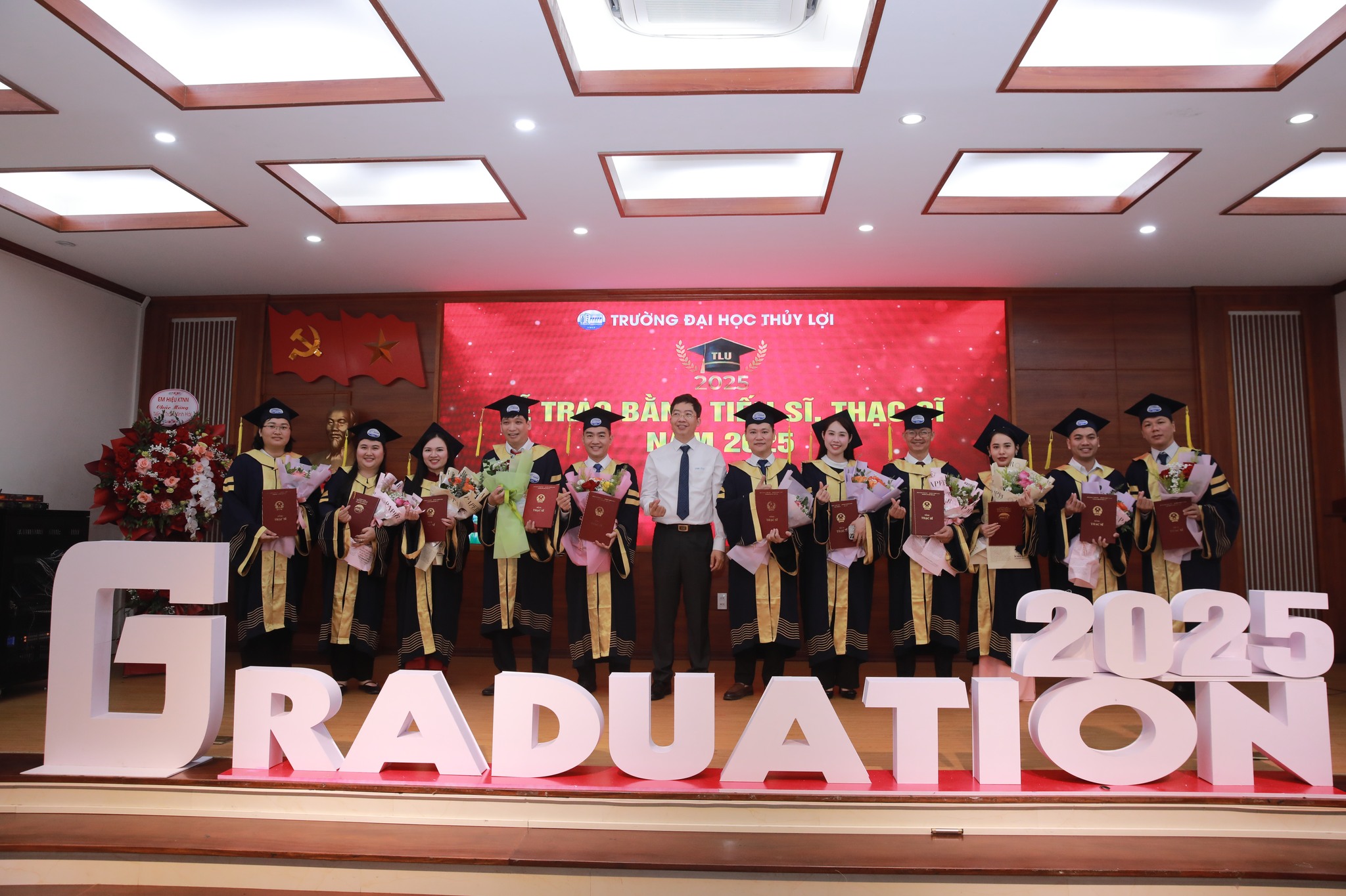 Khoa Kế toán và Kinh doanh