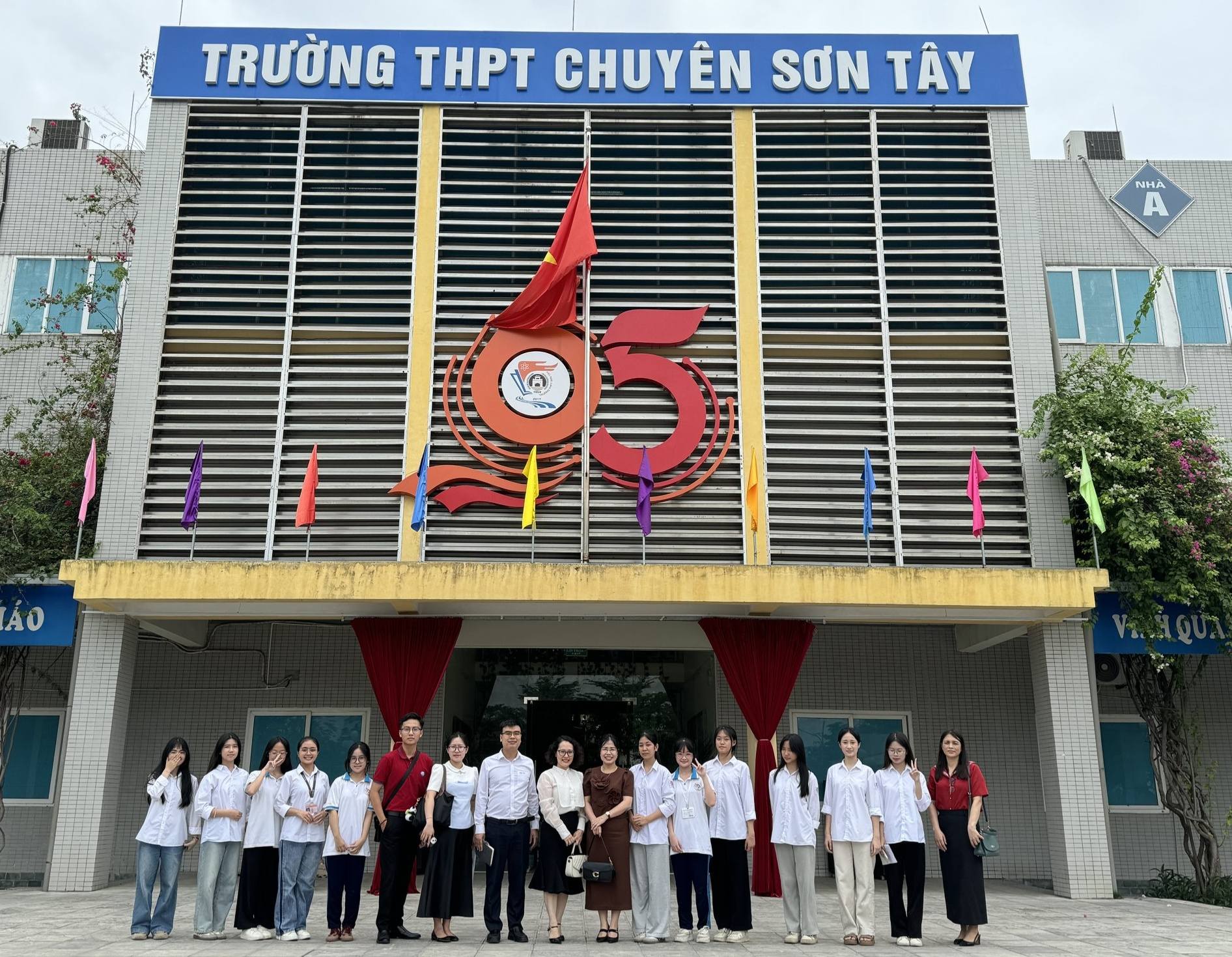 Khoa Kế toán và Kinh doanh