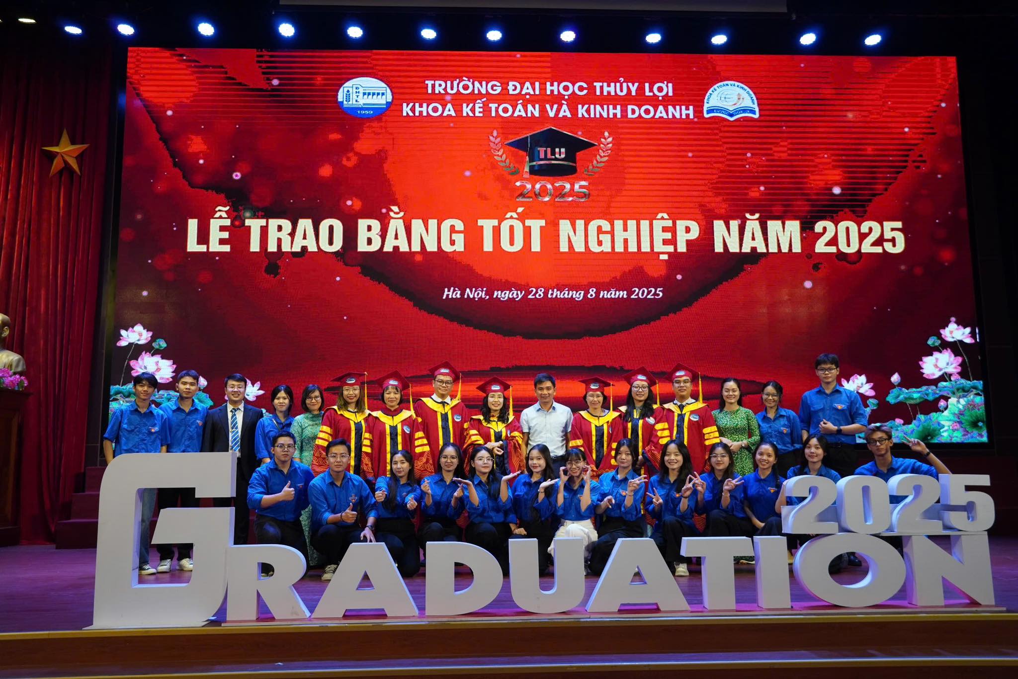 Khoa Kế toán và Kinh doanh