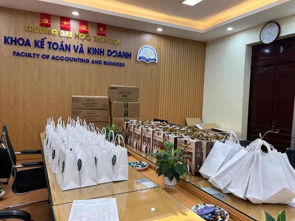 Khoa Kế toán và Kinh doanh