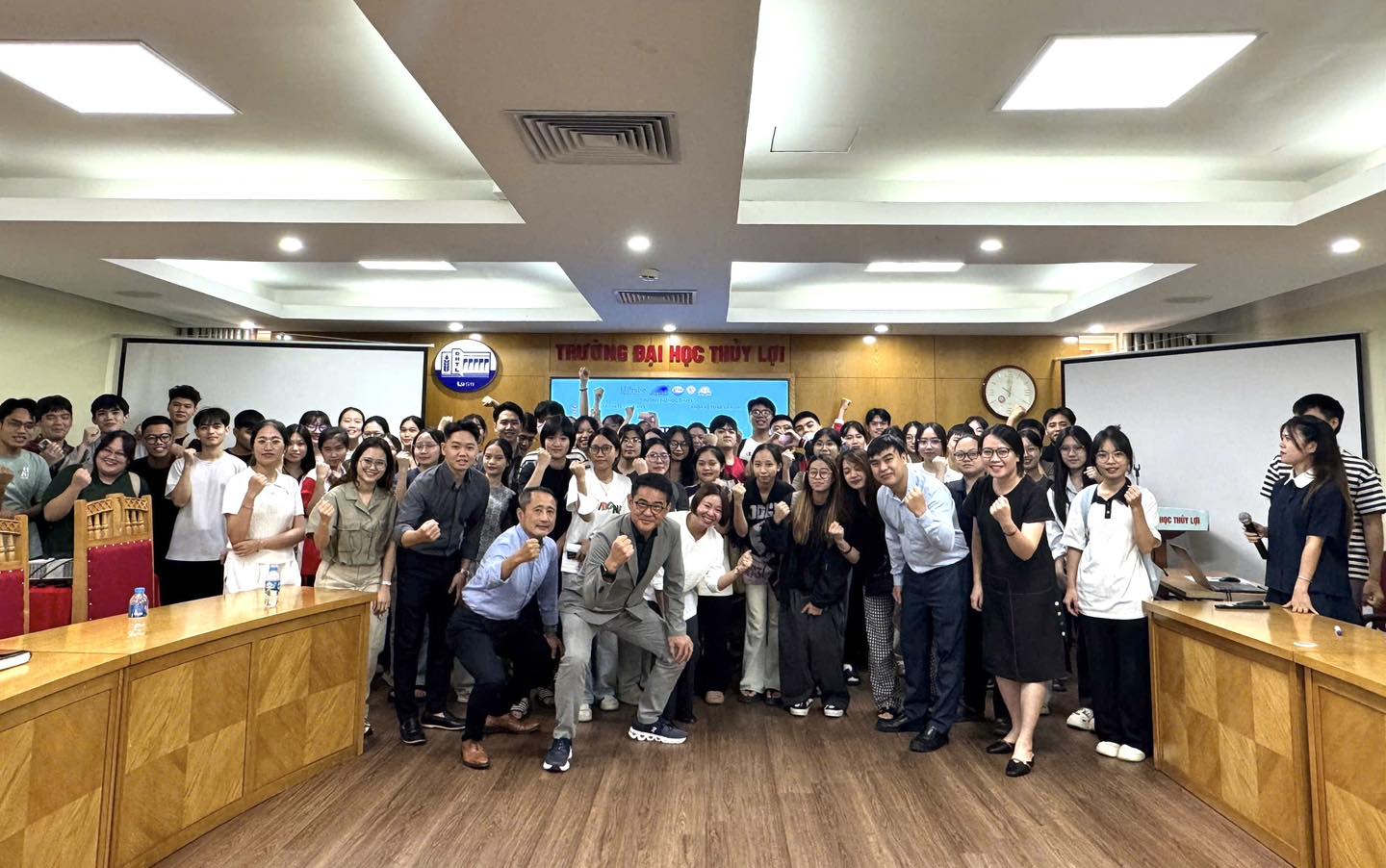 Khoa Kế toán và Kinh doanh