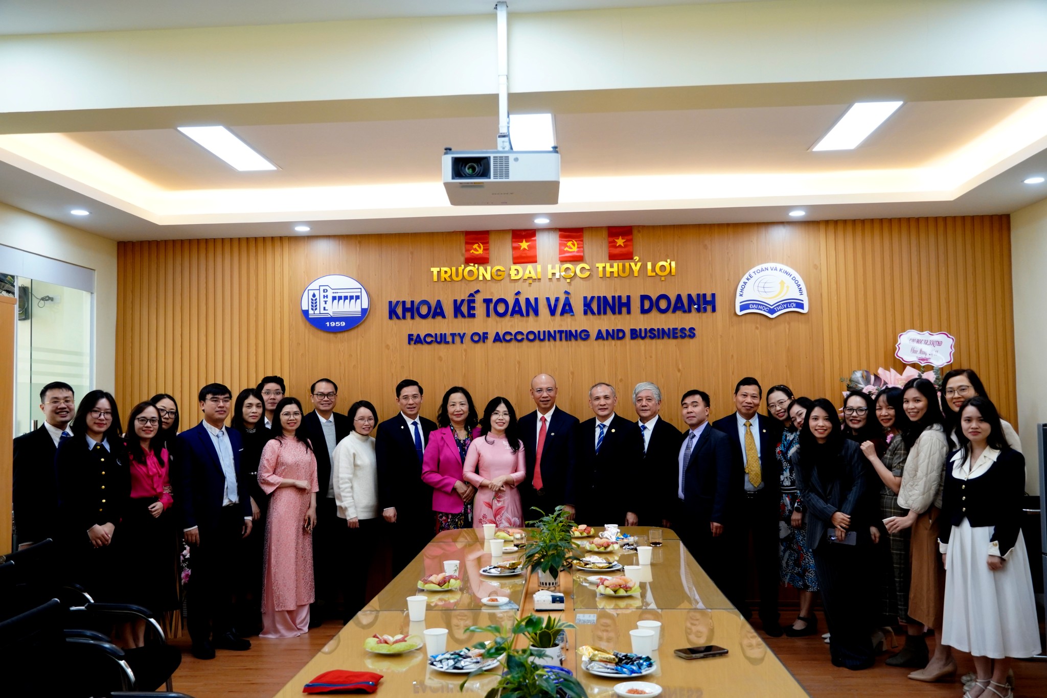 Khoa Kế toán và Kinh doanh