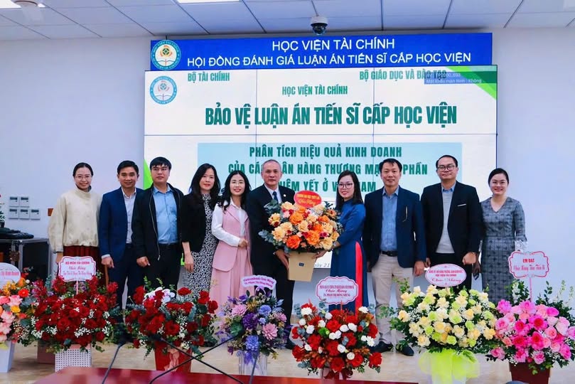 Khoa Kế toán và Kinh doanh